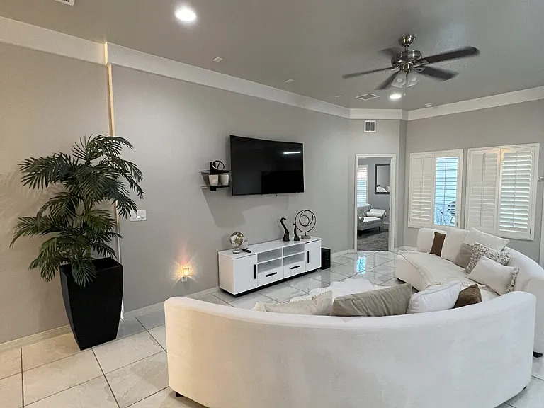 14258 Loma Esmeralda Dr — Photo 3