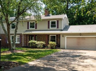 513 Dogwood Ln, Carterville, IL 62918