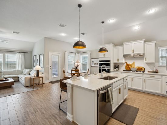 821 Crest Breeze Dr, Haslet, TX 76052