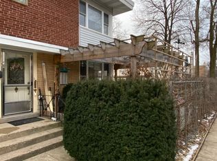 4712 Washington St #A, Skokie, IL 60076