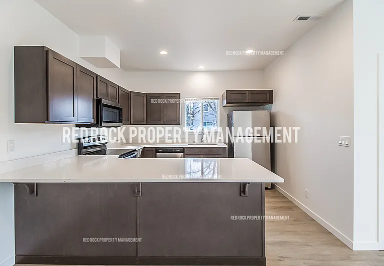 1122 N Davis Ln — Photo 12