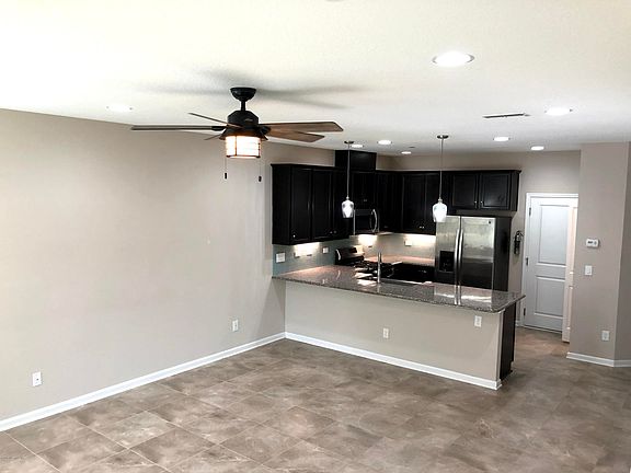 4th image of 28 Pindo Palm Dr