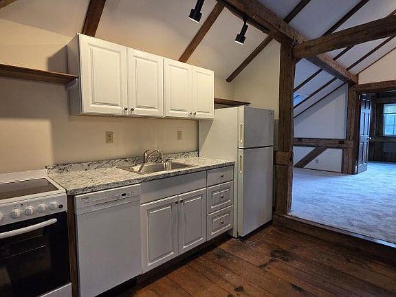 2nd image of 138 W Main St APT 4