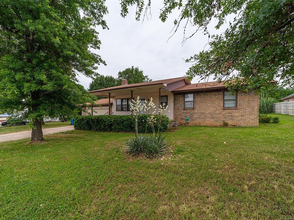 1st image of 1409 E Wade Watts Ave