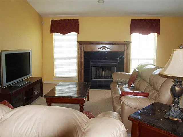 3706 NE Fieldcrest Dr — Photo 8