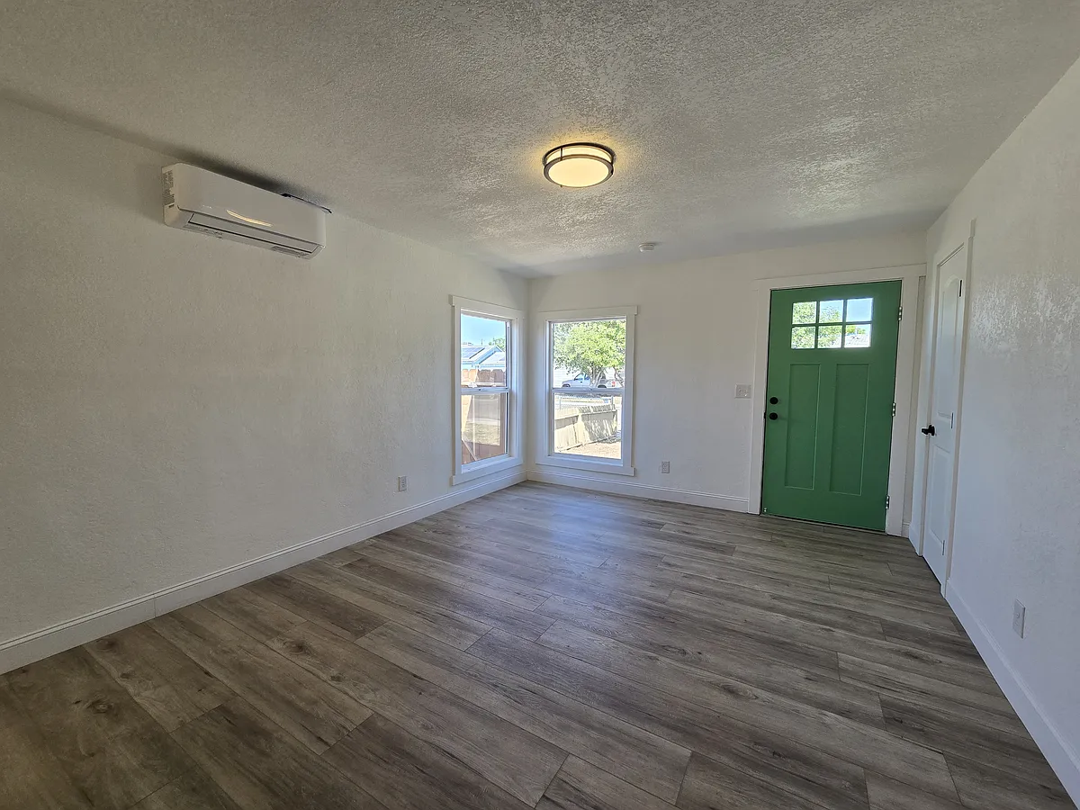 Building Photo - 1611 N 6th St #1