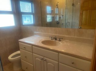 1760 Slocum St, Hewlett, NY 11557