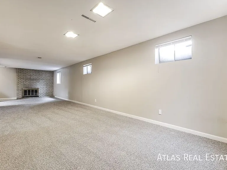 2252 S Memphis St — Photo 11