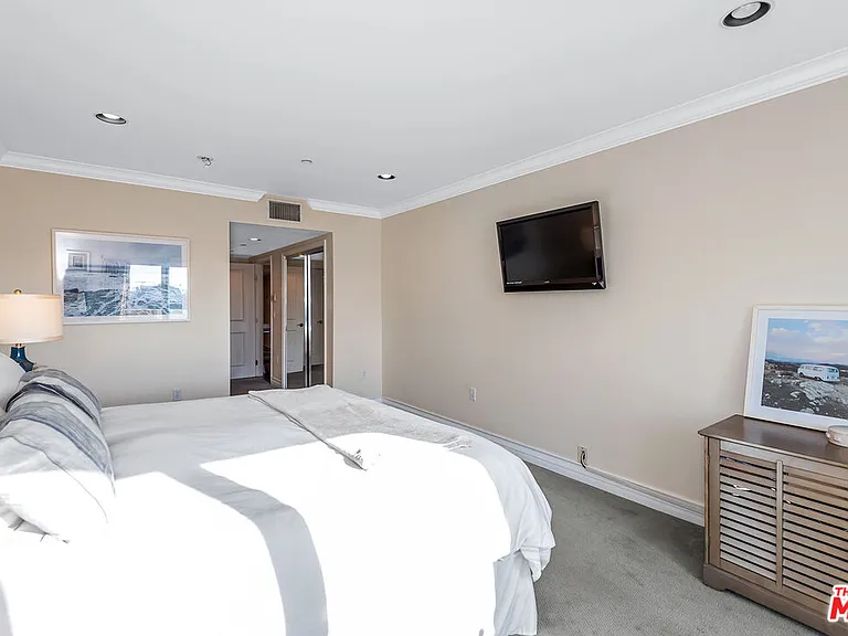 1246 Armacost Ave #305 — Photo 22