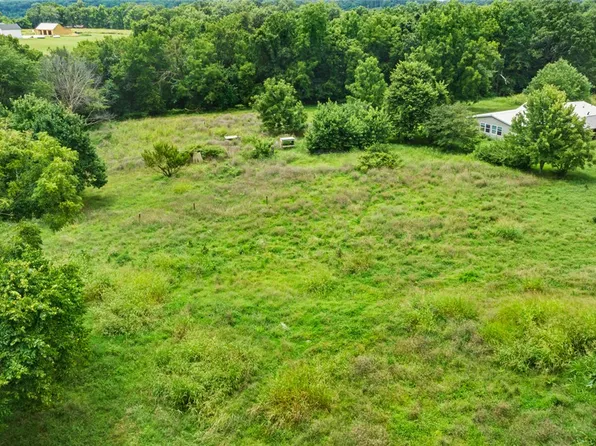 Ravine St #2B, Cave Springs, AR 72718