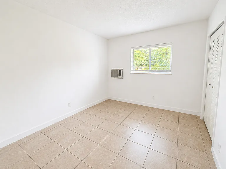 701 SW 14th Ave — Photo 20