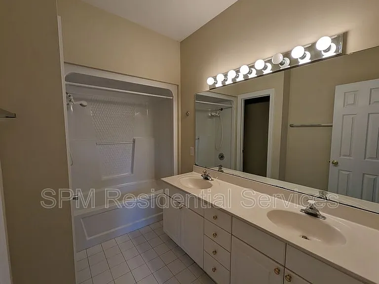 233 Racine Dr #18 — Photo 9