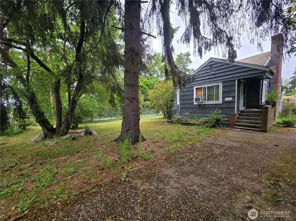 2500 S 208 Street, SeaTac, WA 98198
