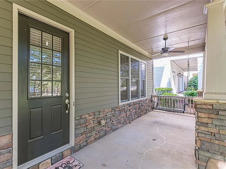 1645 Woodward Way — Photo 9