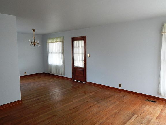 5th image of 206 Donna Dr