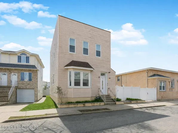 98 Robin Rd, Staten Island, NY 10305
