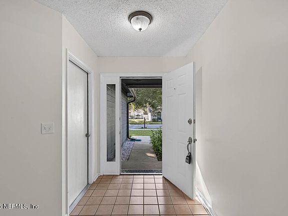 4th image of 3472 CHARMONT Drive