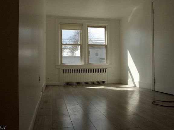 4th image of 23 Joyce St
