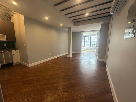4th image of 35 Claver Pl APT 3G