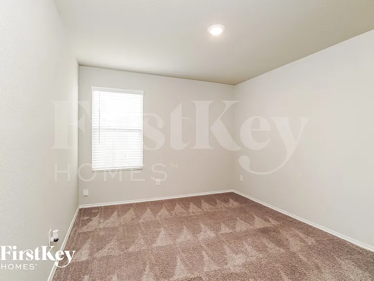 10786 Prusiner Dr — Photo 13