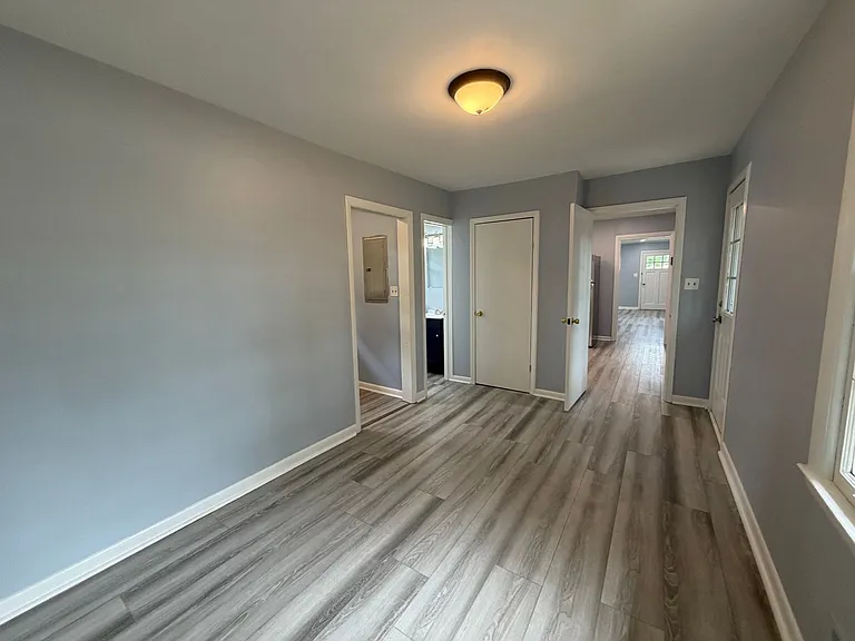 226 College Dr — Photo 5