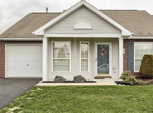 30 Greenfield Dr, Carlisle, PA 17015