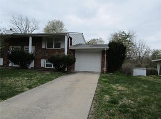 8910 Tanglewood Cir, Belleville, IL