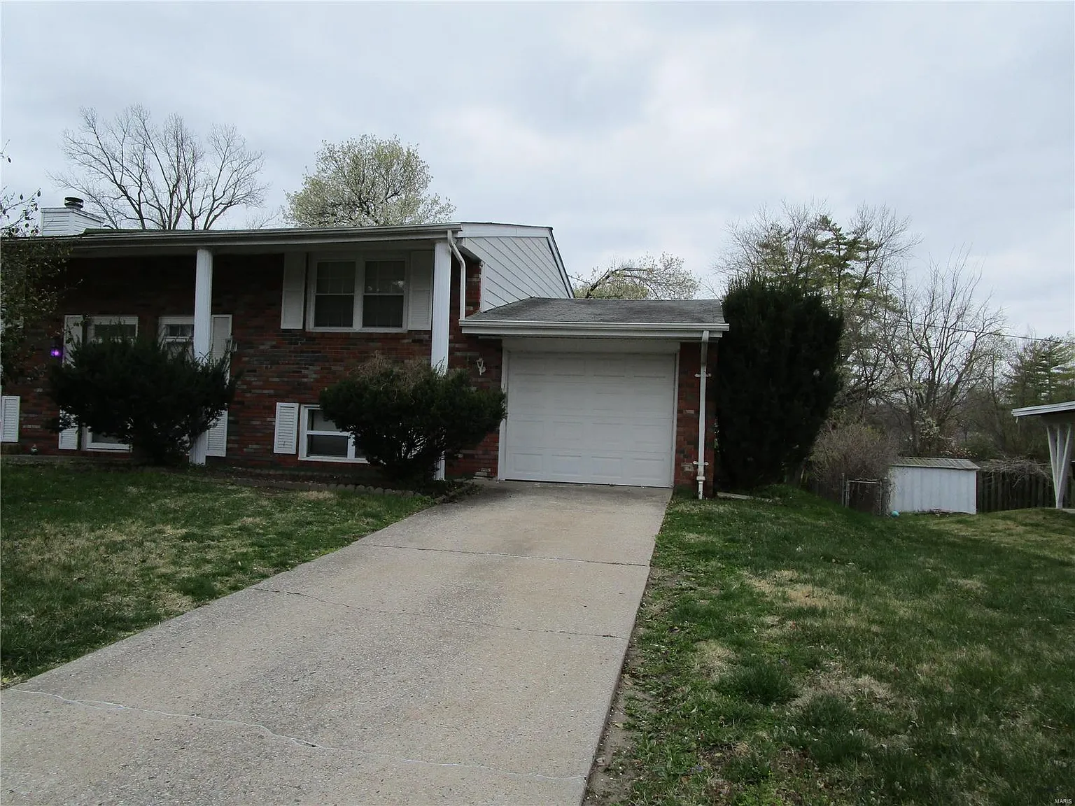 8910 Tanglewood Cir photo 1