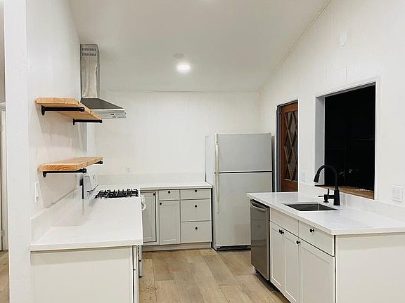 4th image of 7016 Hilton Pl