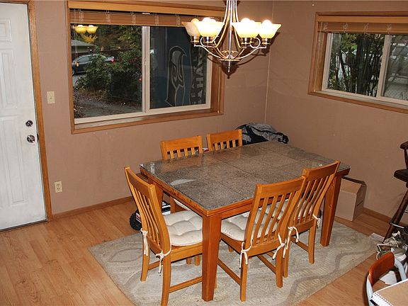 4th image of 502 106th Avenue Ct E