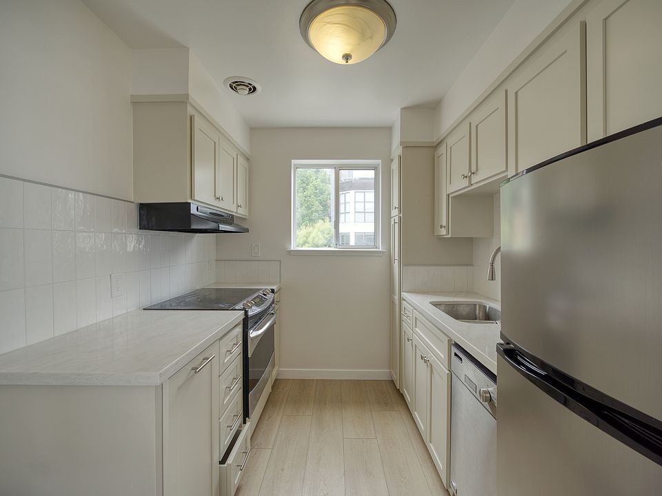 2nd image of 695 Grand View Ave APT 201