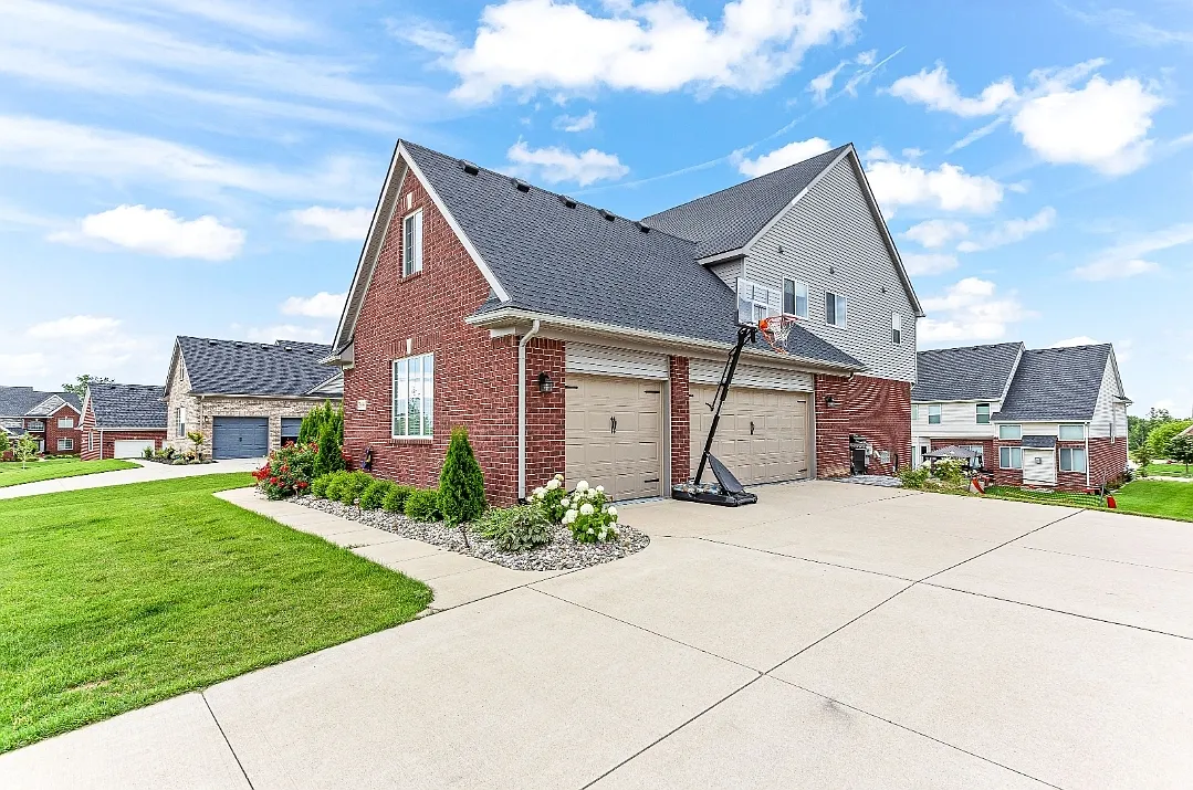 4 bed, 3000 sqft, $3,750 — Photo 3