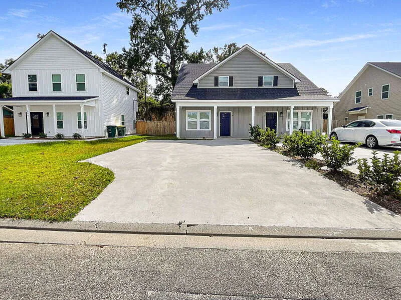 3 bed, 2.5 bath, 1600 sqft, $2,050 — Photo 1