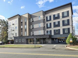 1070 River Rd #411, New Milford, NJ 07646