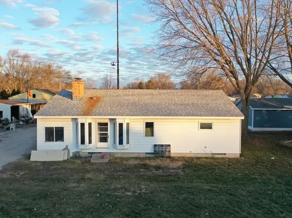 515 Trail Ave, Evansdale, IA 50707