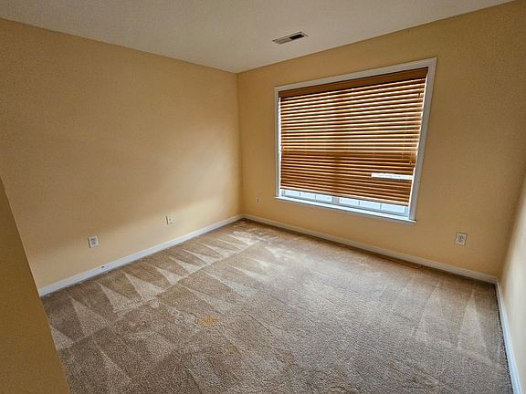 5th image of 1007 Parkland Pl