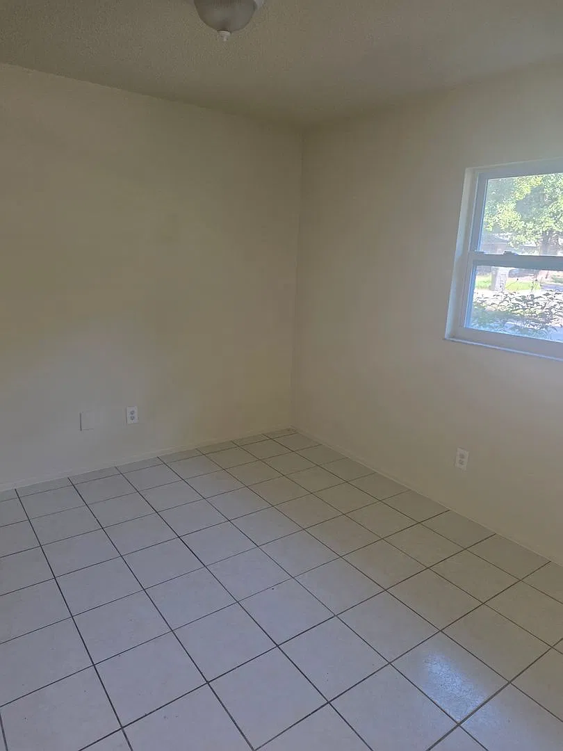 3/2 DUPLEX — Photo 3