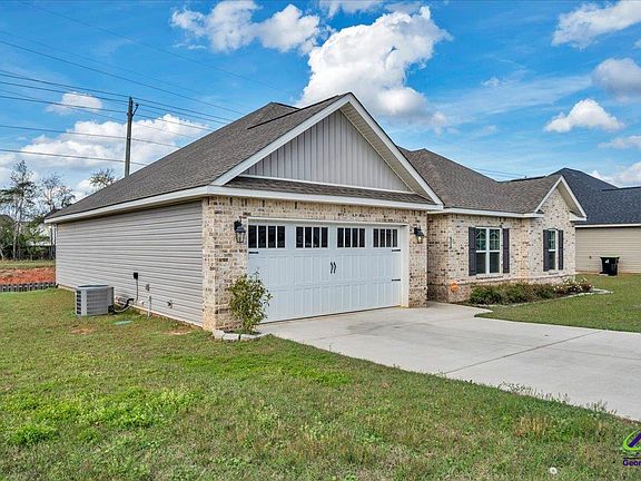 2nd image of 629 Broderick Cir