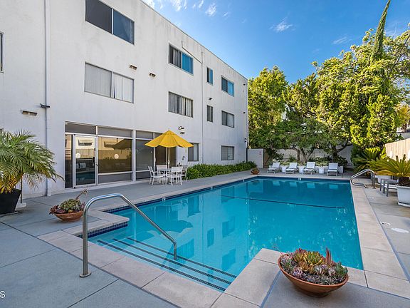 3rd image of 400 S Los Robles Ave Unit 308