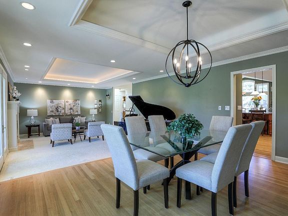 4th image of 1227 Chateau Dr