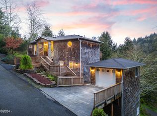 5050 Hilltop Ln, Neskowin, OR 97149