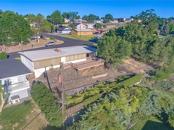 3rd image of 1116 S Ashley Way