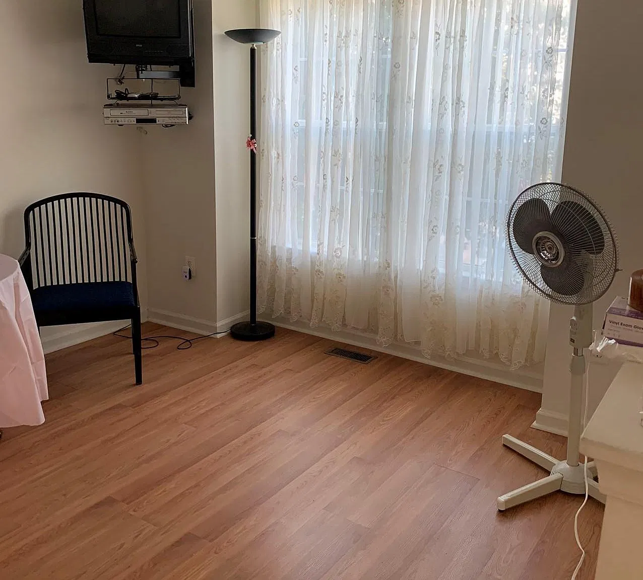 3 bed, 2.5 bath, 1648 sqft, $2,700 — Photo 1