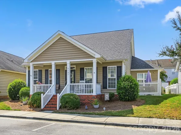 6107 Eisenhower Ln, Indian Trail, NC 28079