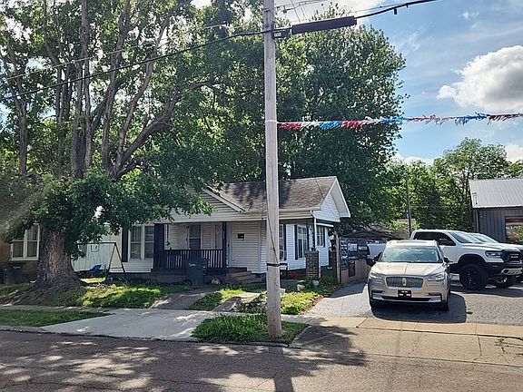 2nd image of 905 S 1st St