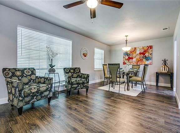 4th image of 1506 Sharon Dr