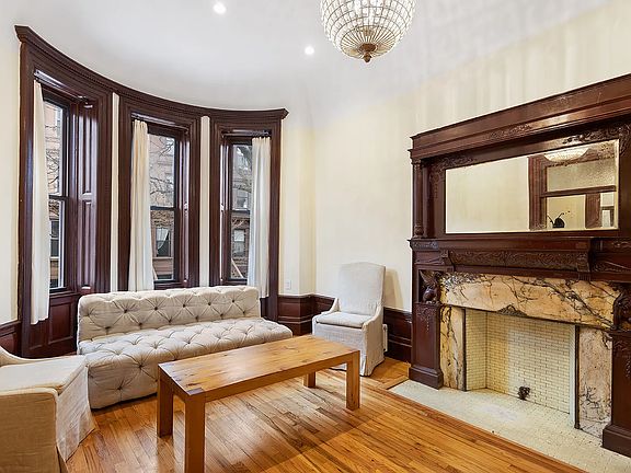 3rd image of 116 W 118th St