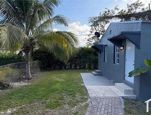 1 bed, 440 sqft, $1,750 — Photo 1