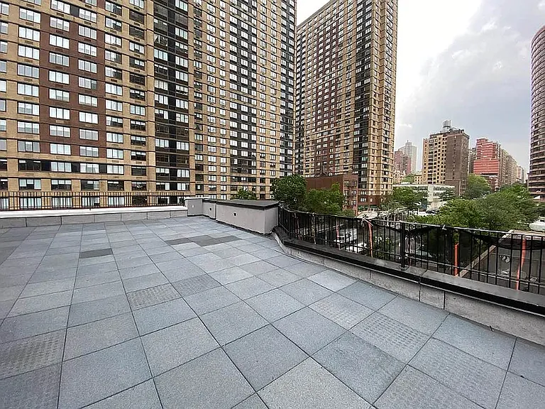 223 E 96th St #1D — Photo 9
