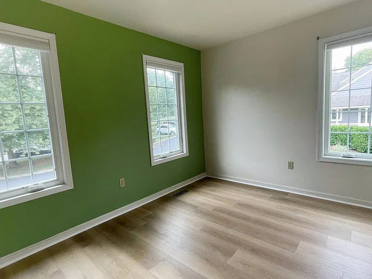 205 E Village Ln — Photo 7